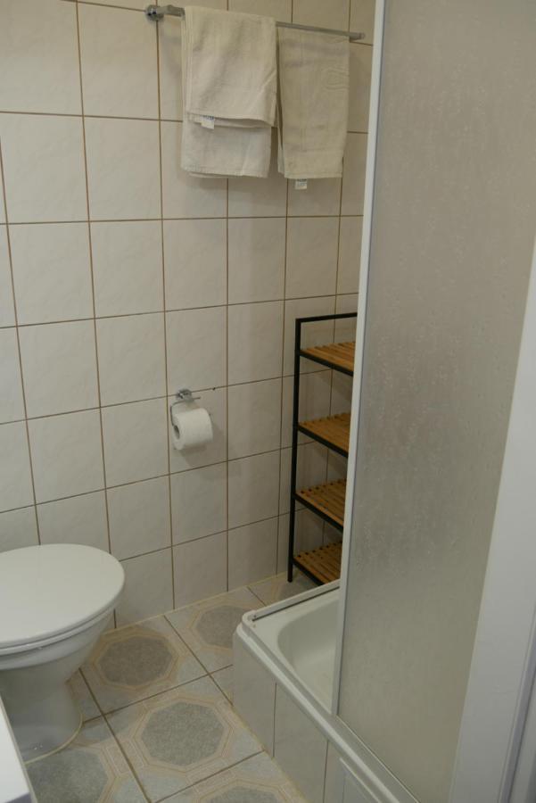 Apartamenty I Mieszkania Wakacyjne Chalupy Ngoại thất bức ảnh