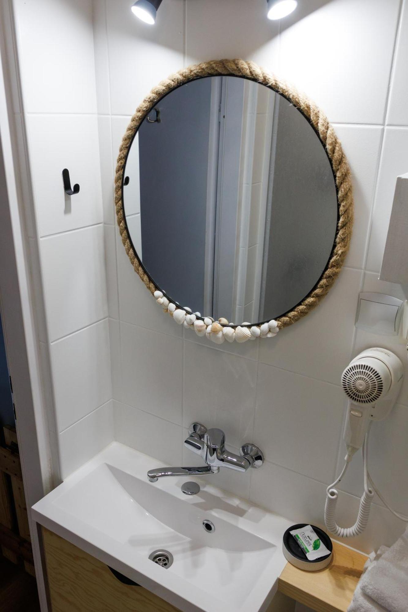 Apartamenty I Mieszkania Wakacyjne Chalupy Ngoại thất bức ảnh