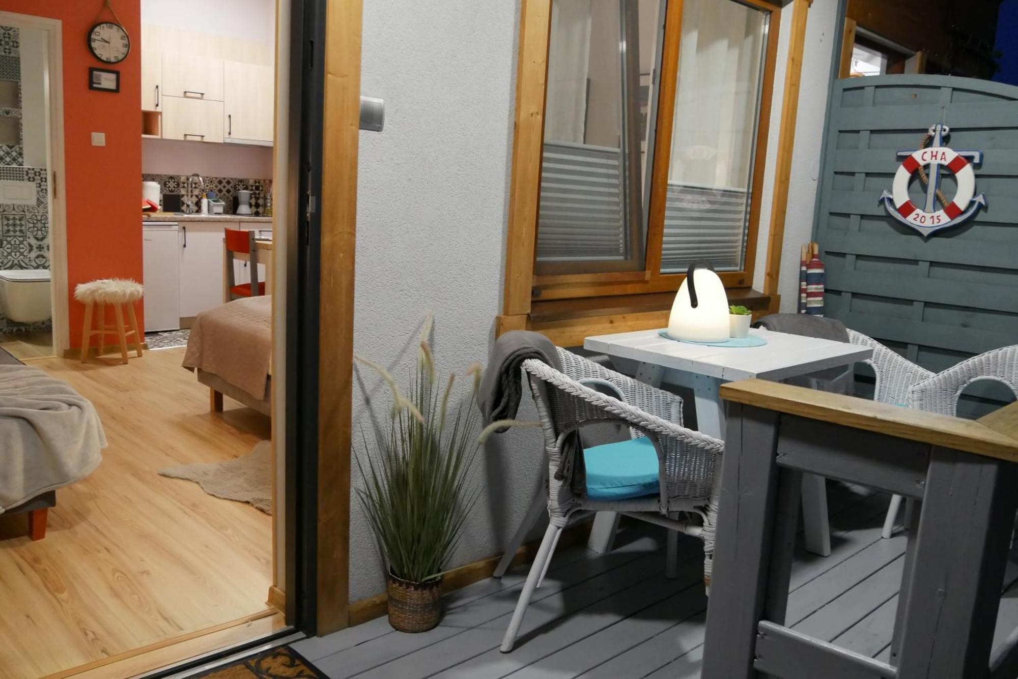 Apartamenty I Mieszkania Wakacyjne Chalupy Ngoại thất bức ảnh